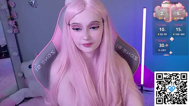 Snapshot of White_kitty01 chatting on May 25, 12:44 pm White kitty01 online show from May 25, 12:44 pm