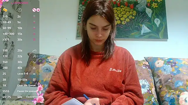 Sophie Bell online show from December 12, 7:37 pm