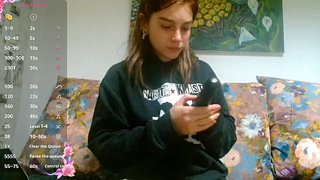 Sophie Bell online show from December 18, 6:57 pm