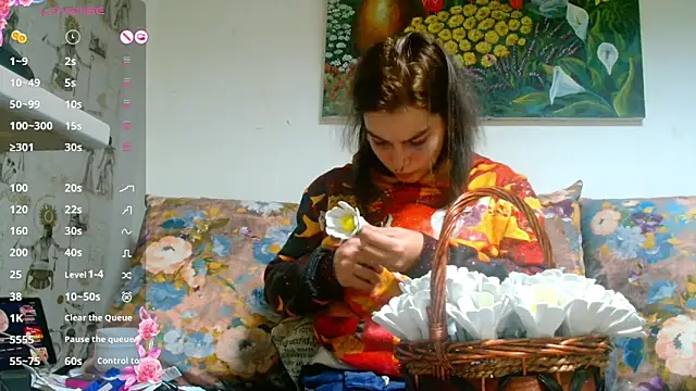 Sophie Bell online show from December 28, 8:25 pm