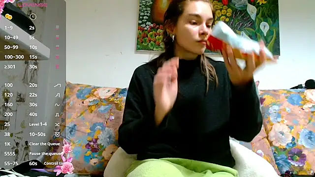 Sophie Bell online show from January 17, 5:30 pm