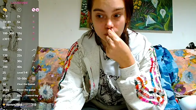Sophie Bell online show from February 1, 9:19 pm