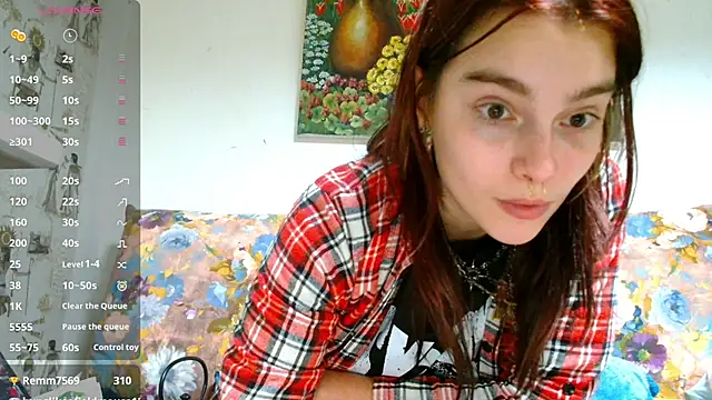 Sophie Bell online show from February 6, 6:46 pm