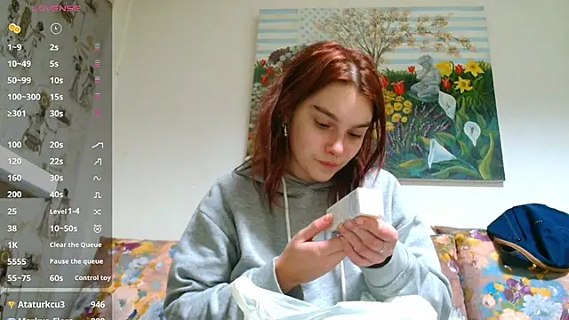 Sophie Bell online show from February 15, 7:28 pm