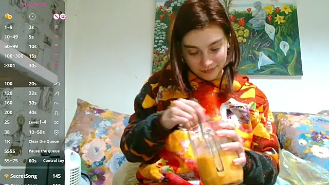 Sophie Bell online show from February 20, 11:10 pm