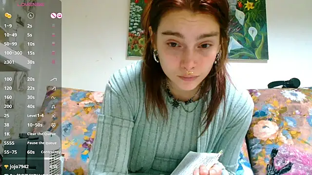 Sophie Bell online show from February 28, 10:28 pm