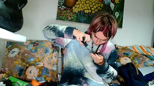 Sophie Bell online show from October 3, 5:32 pm