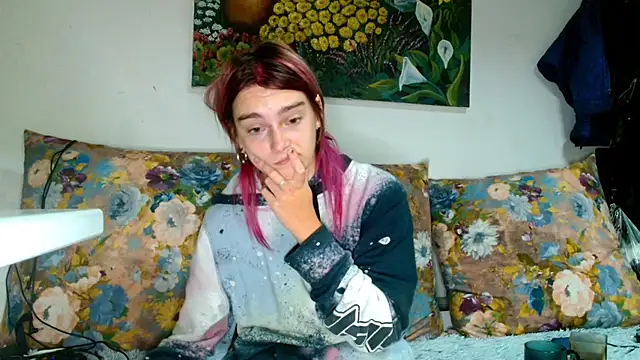 Sophie Bell online show from October 4, 6:06 pm