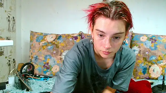 Snapshot of Sophie_Bell chatting on July 6, 6:21 pm Sophie Bell online show from July 6, 6:21 pm