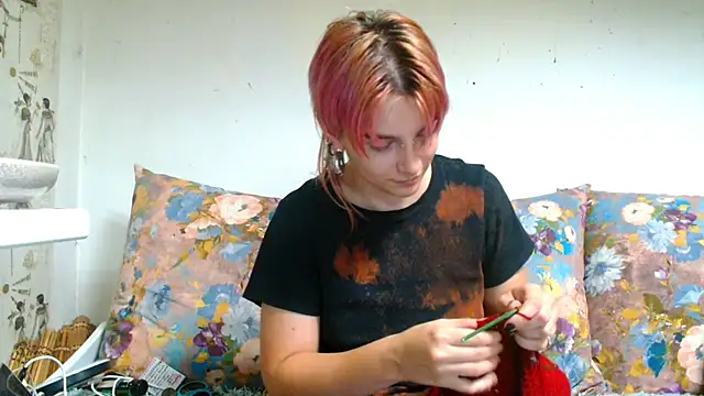 Snapshot of Sophie_Bell chatting on July 9, 5:17 pm Sophie Bell online show from July 9, 5:17 pm