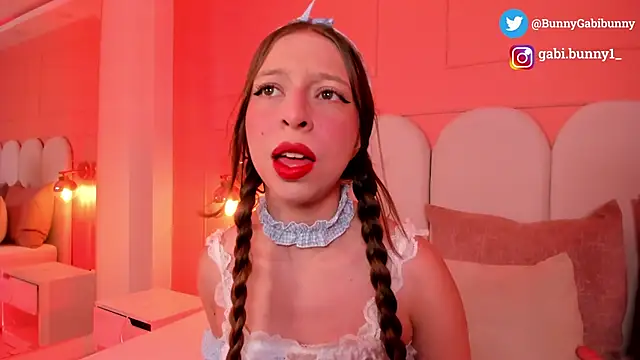 Snapshot of gabi_bunny chatting on October 27, 10:25 pm gabi bunny online show from October 27, 10:25 pm