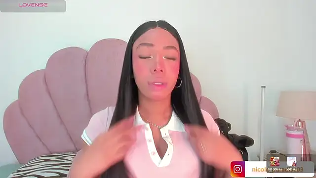 Snapshot of Nicole_Paradise chatting on July 20, 12:29 pm Nicole Paradise online show from July 20, 12:29 pm