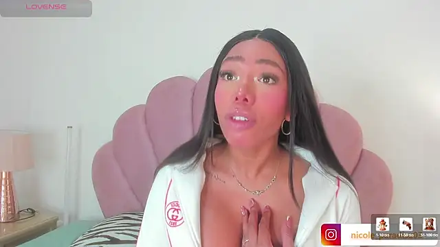 Snapshot of Nicole_Paradise chatting on July 24, 1:09 pm Nicole Paradise online show from July 24, 1:09 pm