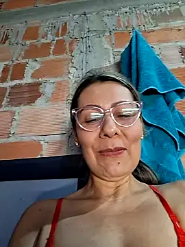Snapshot of Mia-funny20 chatting on June 11, 4:27 pm Mia-funny20 online show from June 11, 4:27 pm