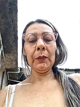 Snapshot of Mia-funny20 chatting on June 12, 9:25 pm Mia-funny20 online show from June 12, 9:25 pm