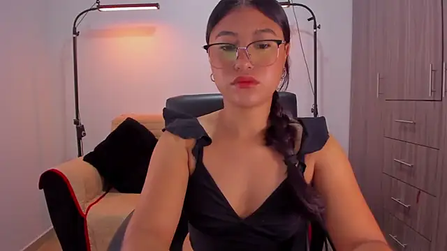 Snapshot of cloy_baby__ chatting on June 1, 11:34 am cloy baby online show from June 1, 11:34 am