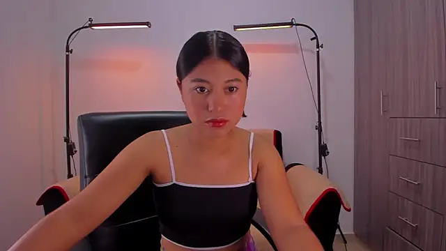 Snapshot of cloy_baby__ chatting on June 3, 11:35 am cloy baby online show from June 3, 11:35 am