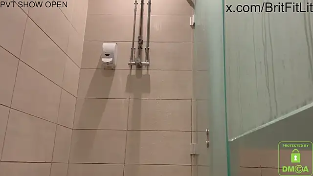 Snapshot of BritishHappyEnding chatting on January 11, 6:23 pm BritishHappyEnding online show from January 11, 6:23 pm