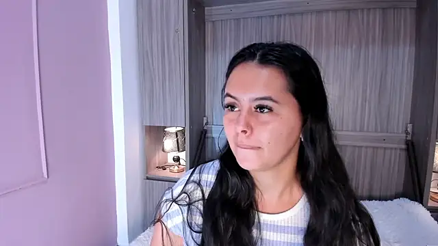 Snapshot of valerymeyerr chatting on June 17, 11:45 am valerymeyerr online show from June 17, 11:45 am