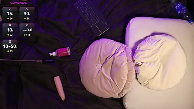 Snapshot of Sexydoll112 chatting on January 8, 11:52 pm Sexydoll112 online show from January 8, 11:52 pm