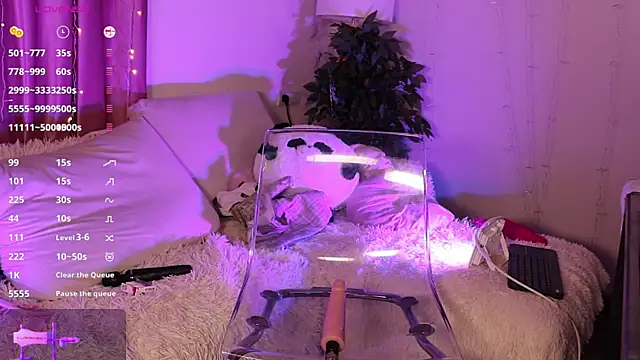 Snapshot of Sexydoll112 chatting on February 6, 4:53 am Sexydoll112 online show from February 6, 4:53 am