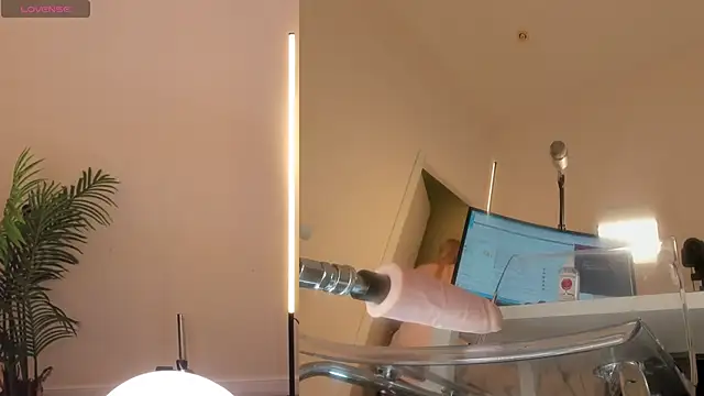 Snapshot of Sexydoll112 chatting on September 30, 12:15 am Sexydoll112 online show from September 30, 12:15 am