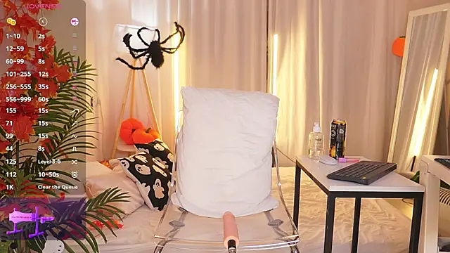 Snapshot of Sexydoll112 chatting on November 1, 12:45 am Sexydoll112 online show from November 1, 12:45 am