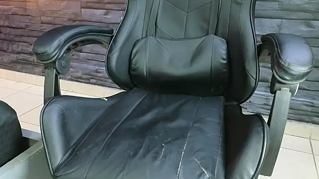 Snapshot of Lilith_Zen chatting on January 25, 9:47 am Lilith Zen online show from January 25, 9:47 am