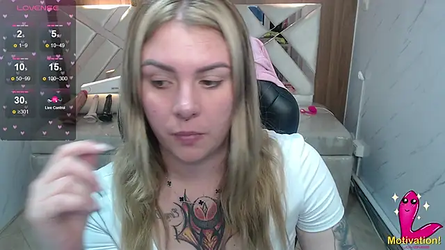 Snapshot of Paula_b_ chatting on May 14, 12:56 pm Paula b online show from May 14, 12:56 pm