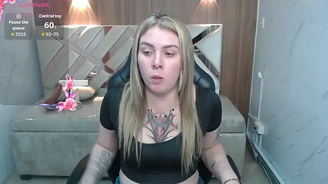 Snapshot of Paula_b_ chatting on May 16, 12:48 pm Paula b online show from May 16, 12:48 pm