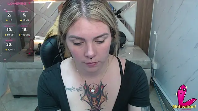 Snapshot of Paula_b_ chatting on June 3, 1:03 pm Paula b online show from June 3, 1:03 pm