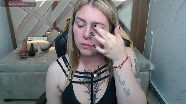 Snapshot of Paula_b_ chatting on June 5, 12:55 pm Paula b online show from June 5, 12:55 pm
