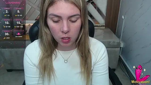 Snapshot of Paula_b_ chatting on June 18, 12:53 pm Paula b online show from June 18, 12:53 pm