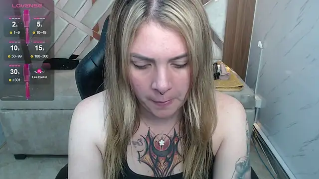 Snapshot of Paula_b_ chatting on June 20, 12:52 pm Paula b online show from June 20, 12:52 pm