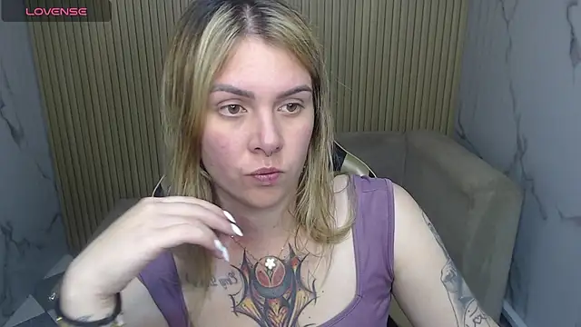 Snapshot of Paula_b_ chatting on June 25, 1:15 pm Paula b online show from June 25, 1:15 pm