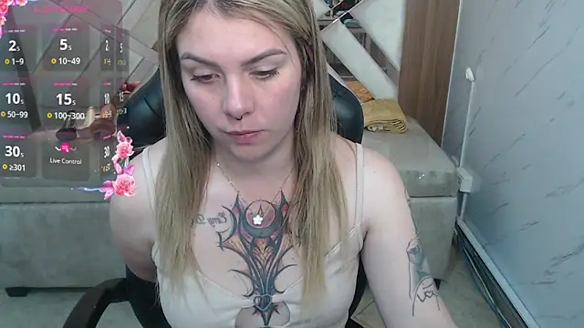 Snapshot of Paula_b_ chatting on June 28, 12:44 pm Paula b online show from June 28, 12:44 pm
