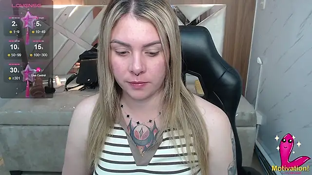 Snapshot of Paula_b_ chatting on July 4, 12:55 pm Paula b online show from July 4, 12:55 pm