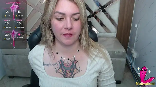 Snapshot of Paula_b_ chatting on July 9, 12:53 pm Paula b online show from July 9, 12:53 pm