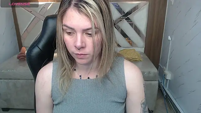 Snapshot of Paula_b_ chatting on July 13, 1:03 pm Paula b online show from July 13, 1:03 pm
