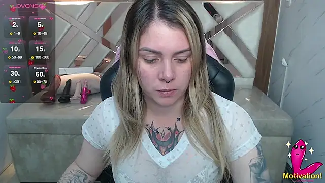 Snapshot of Paula_b_ chatting on August 3, 12:54 pm Paula b online show from August 3, 12:54 pm