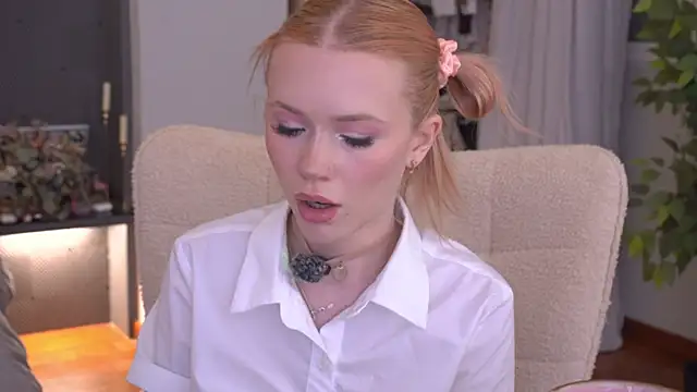 LexieLoree online show from June 29, 3:02 am