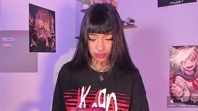 Snapshot of Akari1_Mischief chatting on December 23, 3:04 am Akari1 Mischief online show from December 23, 3:04 am