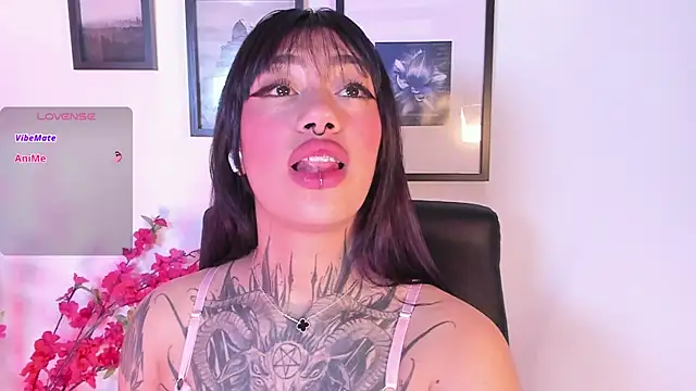 Snapshot of Akari1_Mischief chatting on April 3, 4:10 am Akari1 Mischief online show from April 3, 4:10 am