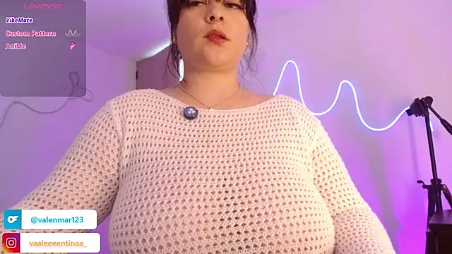 Snapshot of Layna_cold chatting on July 21, 3:47 pm Layna cold online show from July 21, 3:47 pm