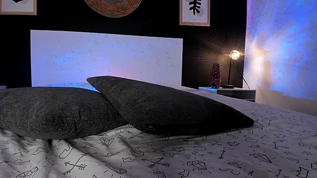 VioletPaket online show from January 22, 1:10 am