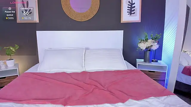VioletPaket online show from May 1, 1:16 pm