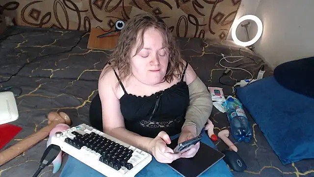 Snapshot of MiniNatalie chatting on February 22, 5:57 pm MiniNatalie online show from February 22, 5:57 pm