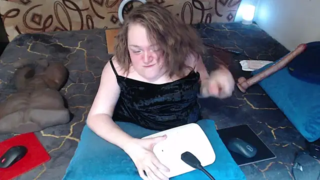 Snapshot of MiniNatalie chatting on March 18, 2:04 am MiniNatalie online show from March 18, 2:04 am