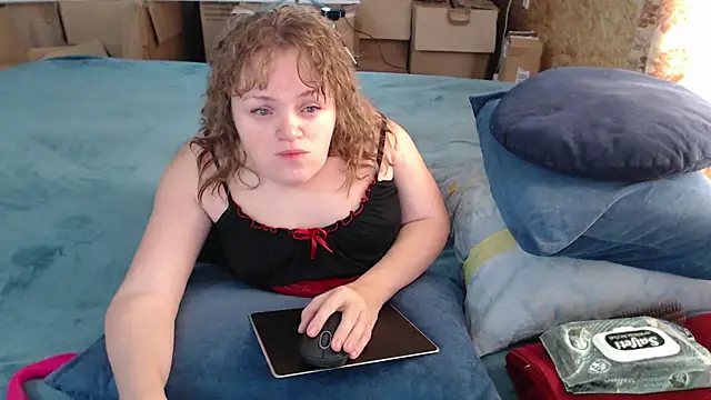 Snapshot of MiniNatalie chatting on September 12, 4:45 am MiniNatalie online show from September 12, 4:45 am