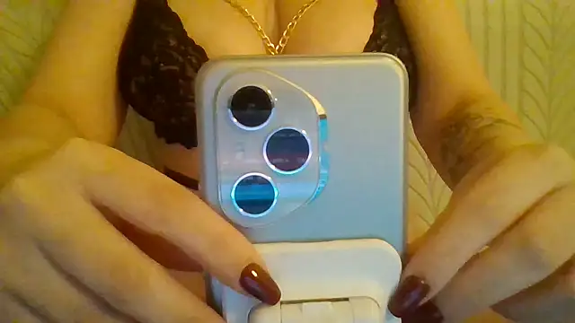 Snapshot of Twerkqueenn chatting on November 23, 11:48 pm Twerkqueenn online show from November 23, 11:48 pm